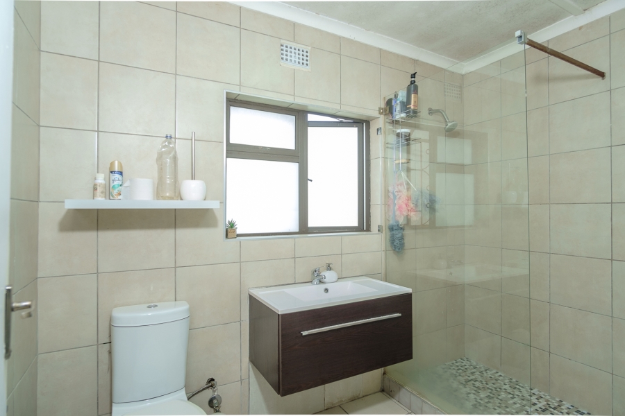 7 Bedroom Property for Sale in Wetton Western Cape
